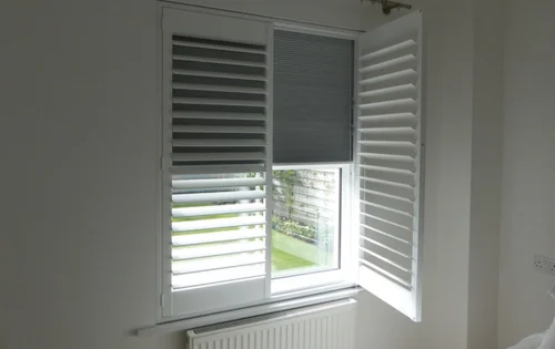 Integrated blackout blinds